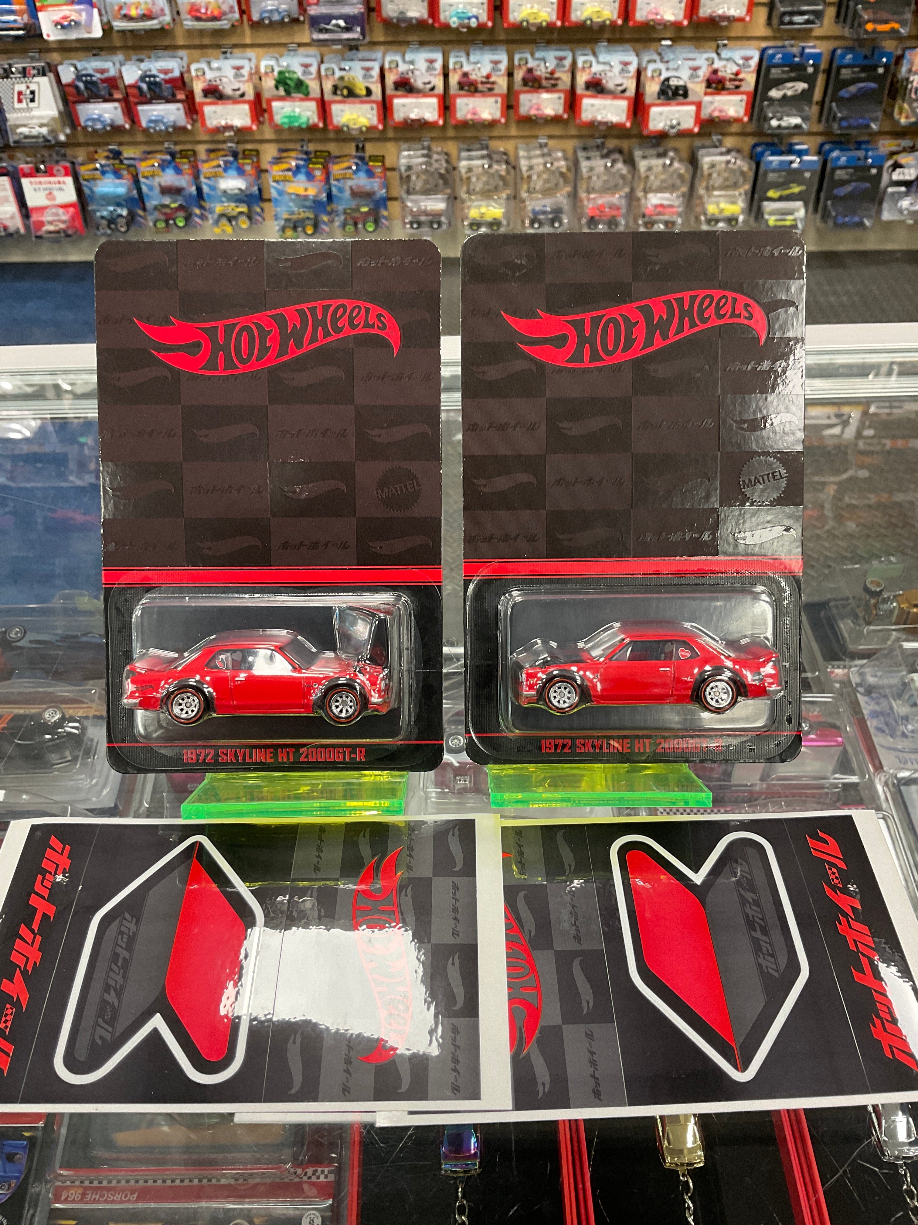 Hot wheels Japan Convention 1972 Skyline HT 2000GT-R left and
