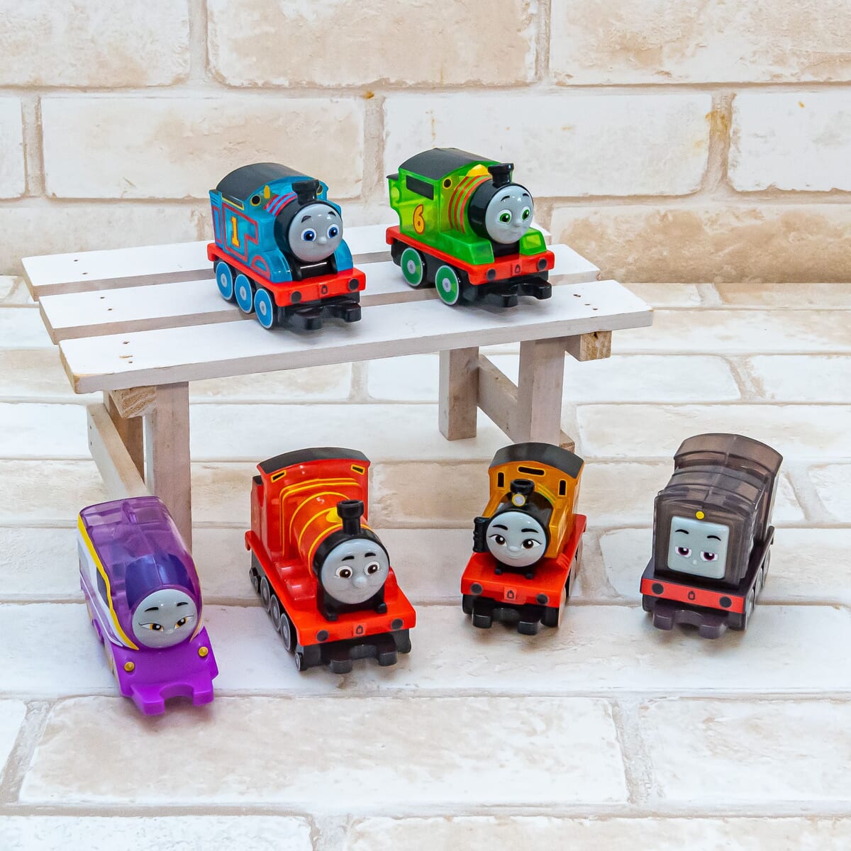 透けて見えるクリア素材のおもちゃ6種！マクドナルド ハッピーセット