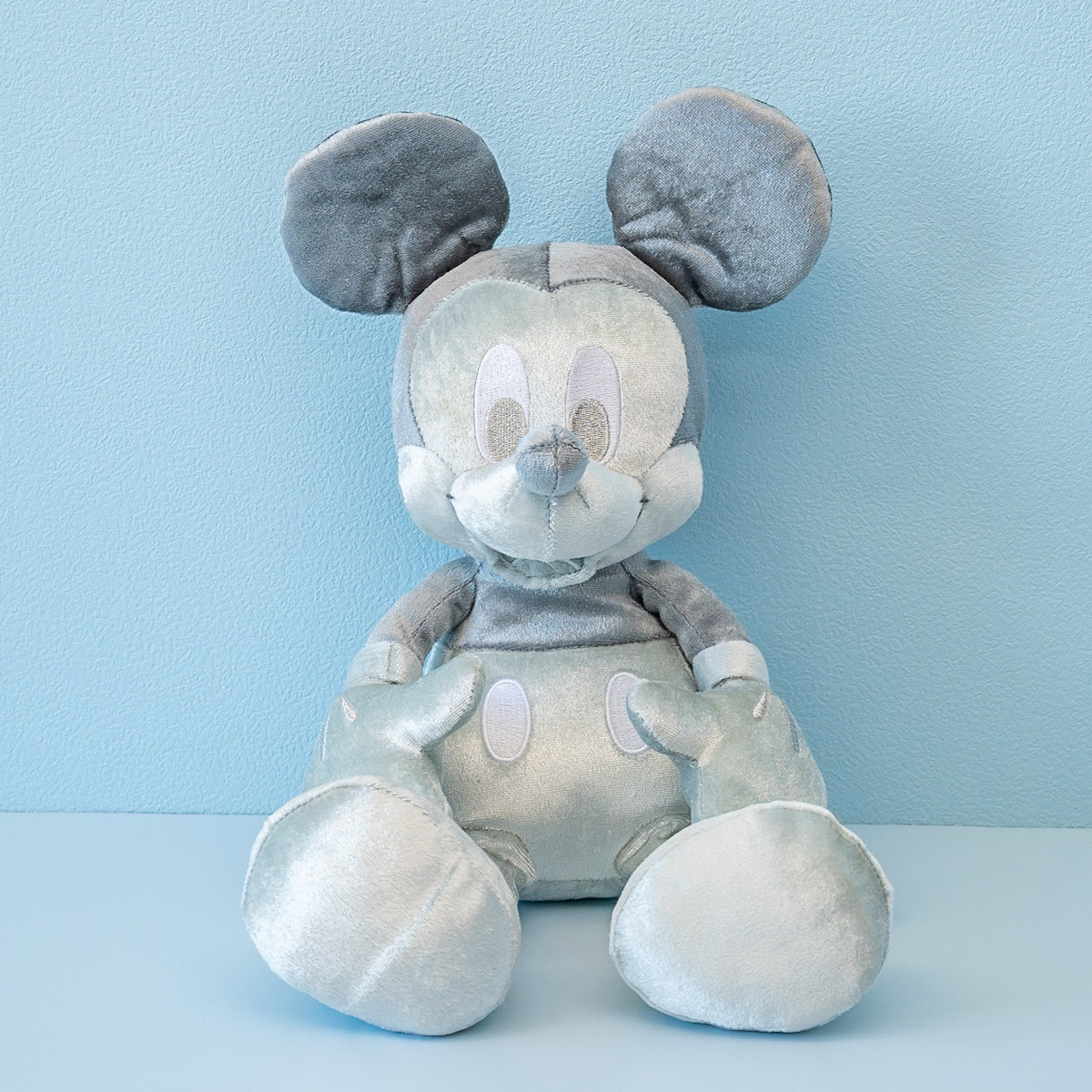 プラチナカラーのミッキー・ミニー・くまのプーさん！タカラトミー