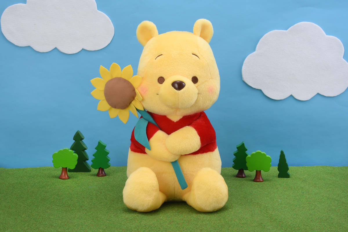 大きなひまわりと一緒！セガプライズ ディズニー「くまのプーさん 赤い