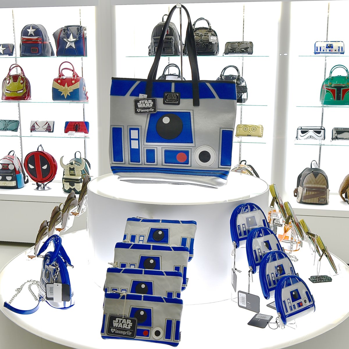 陶磁器やゴールド・クロムのストームトルーパーも登場！ホットトイズ