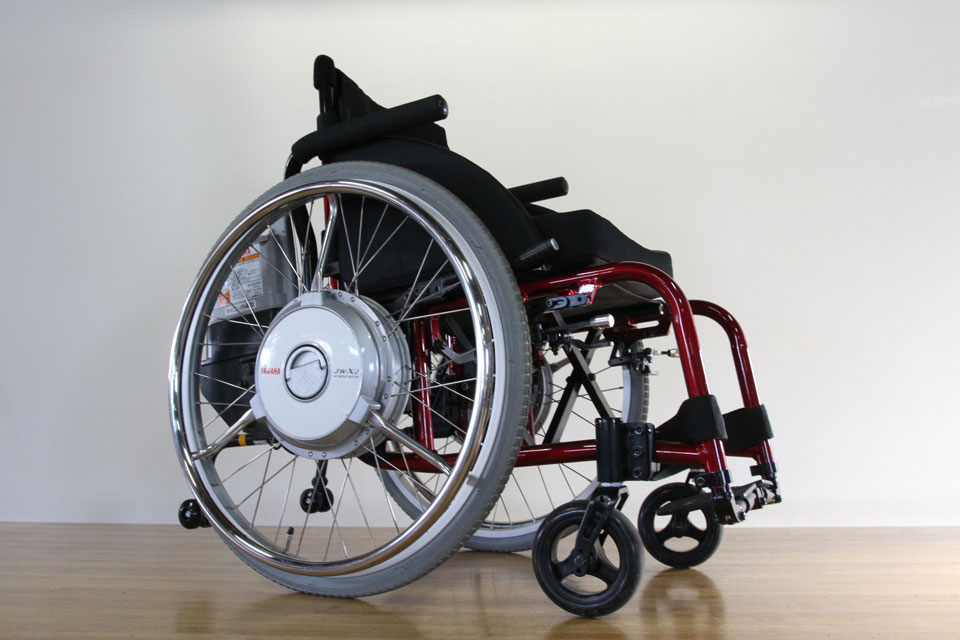 電動アシストユニット「JWX-2」を装着したデモ用車いすを導入しました