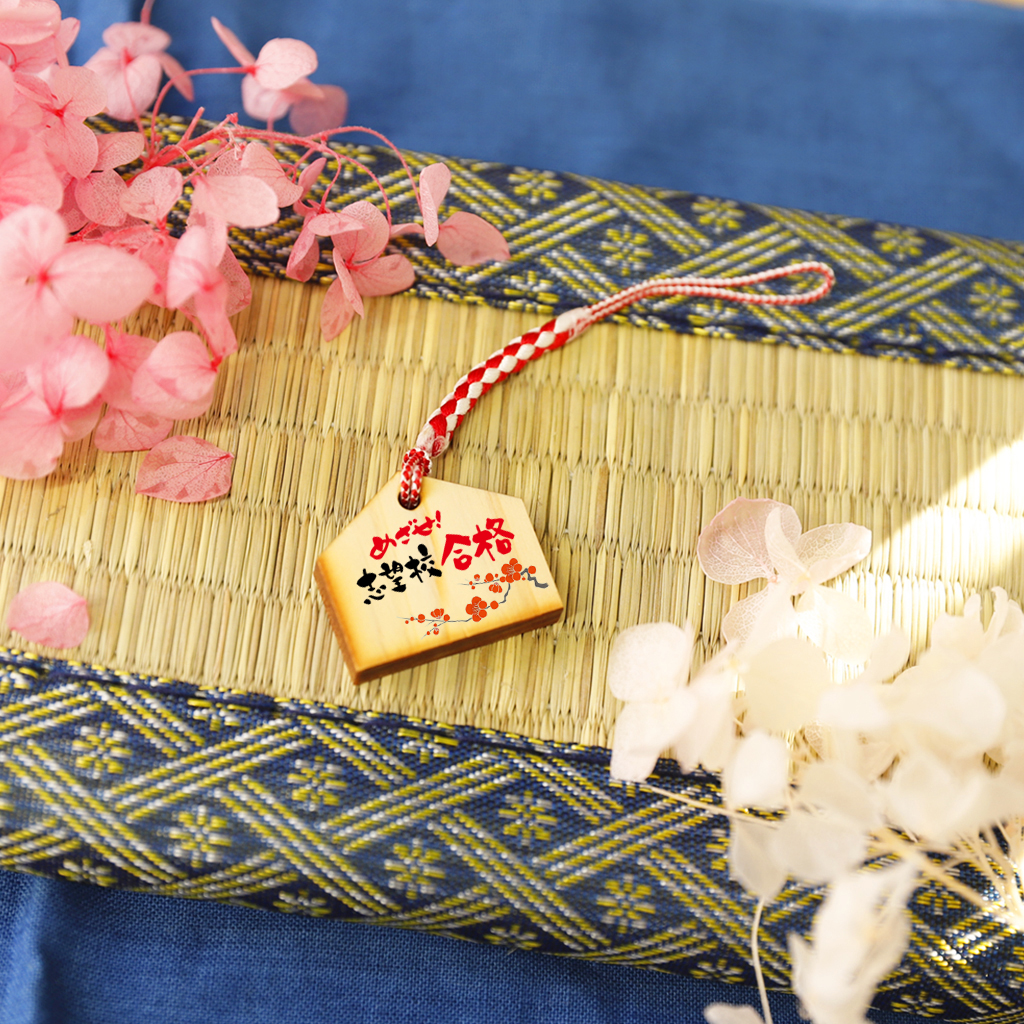 ミニ絵馬ストラップ | ノベルティや記念品でSDGsに間伐材、木製グッズ