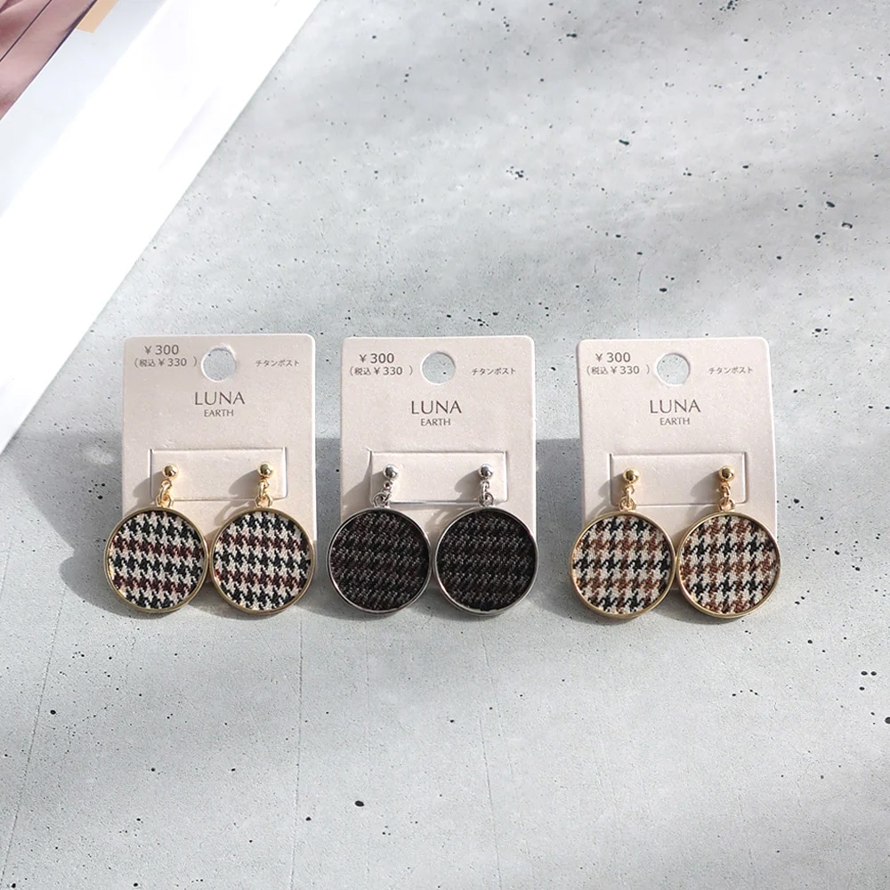 P-964) 千鳥格子チタンピアス | ビーズ・パーツなどのハンドメイド