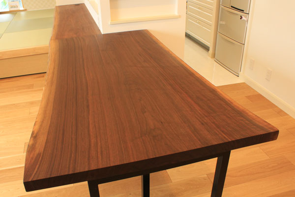 カウンターを倉庫で選ぶ｜一枚板・無垢テーブル専門店 Eury dike