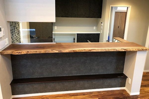 ブラックウォールナット一枚板 カウンターテーブル 納品事例|一枚板