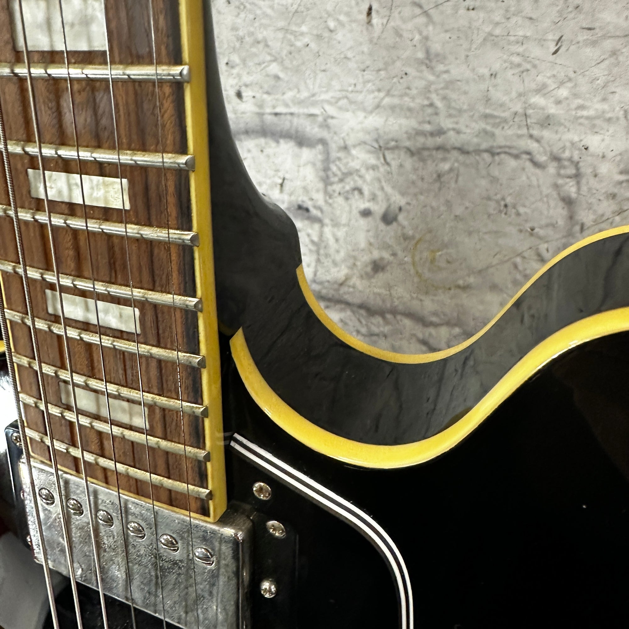 Epiphone ES 335 PRO w/ Hard Shell Case - Black - Evolution Music