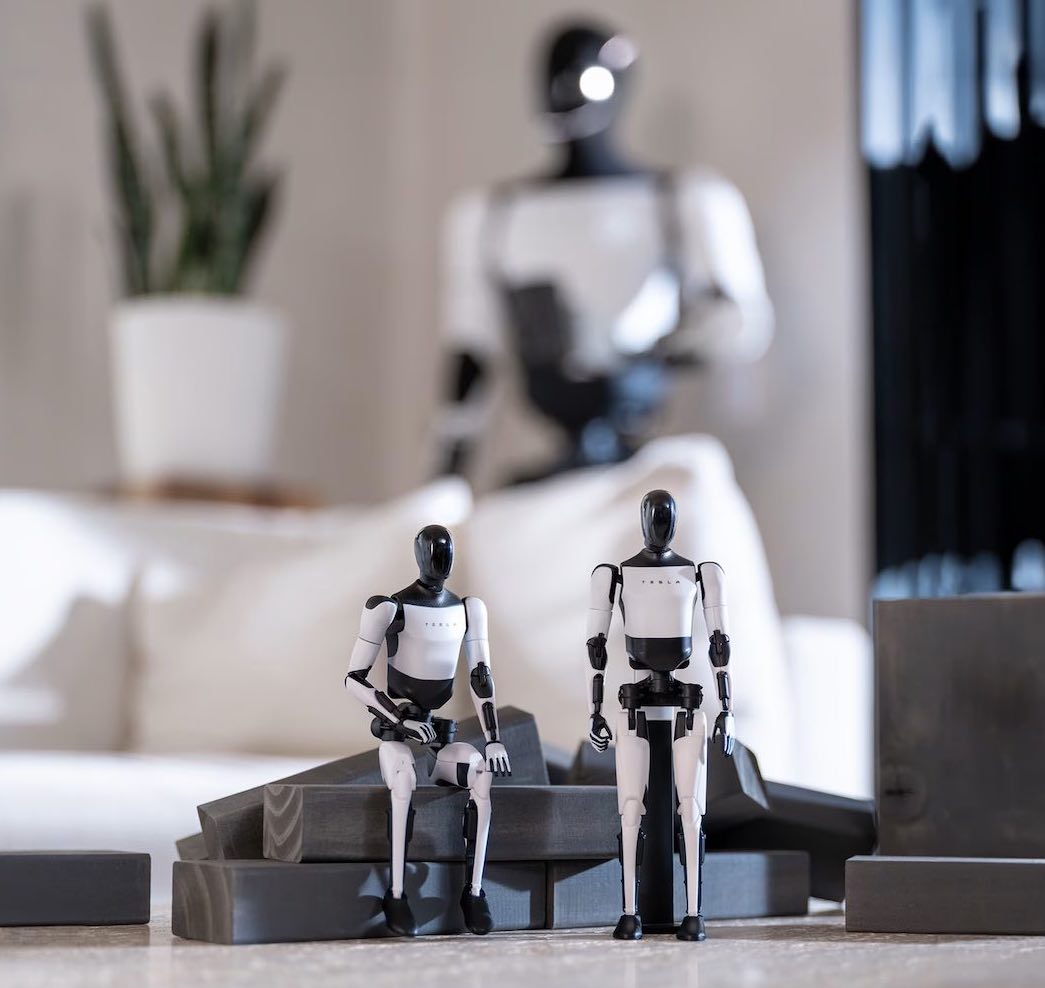 テスラ、オプティマスのアクションフィギュアを発売、秒で売り切れ