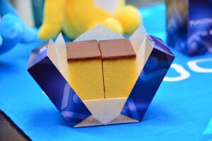 福砂屋】ロゴでおなじみ！「コウモリ型の紅白平皿セット」をプレゼント