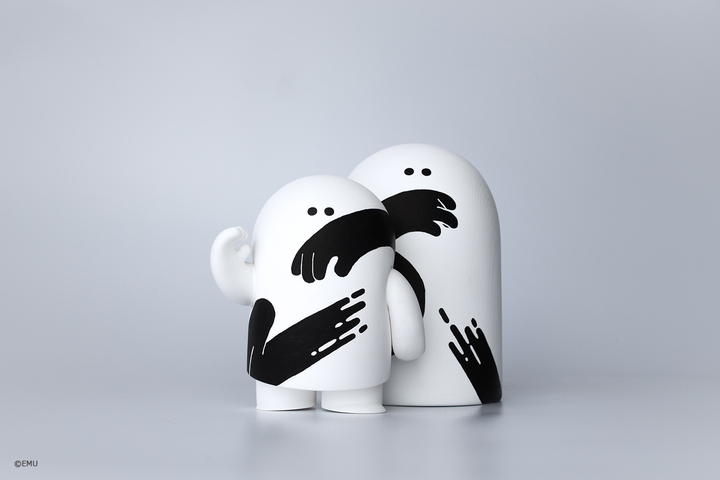 EMUの「黒板こけし」がソフビになり、新たに動き出す！木工