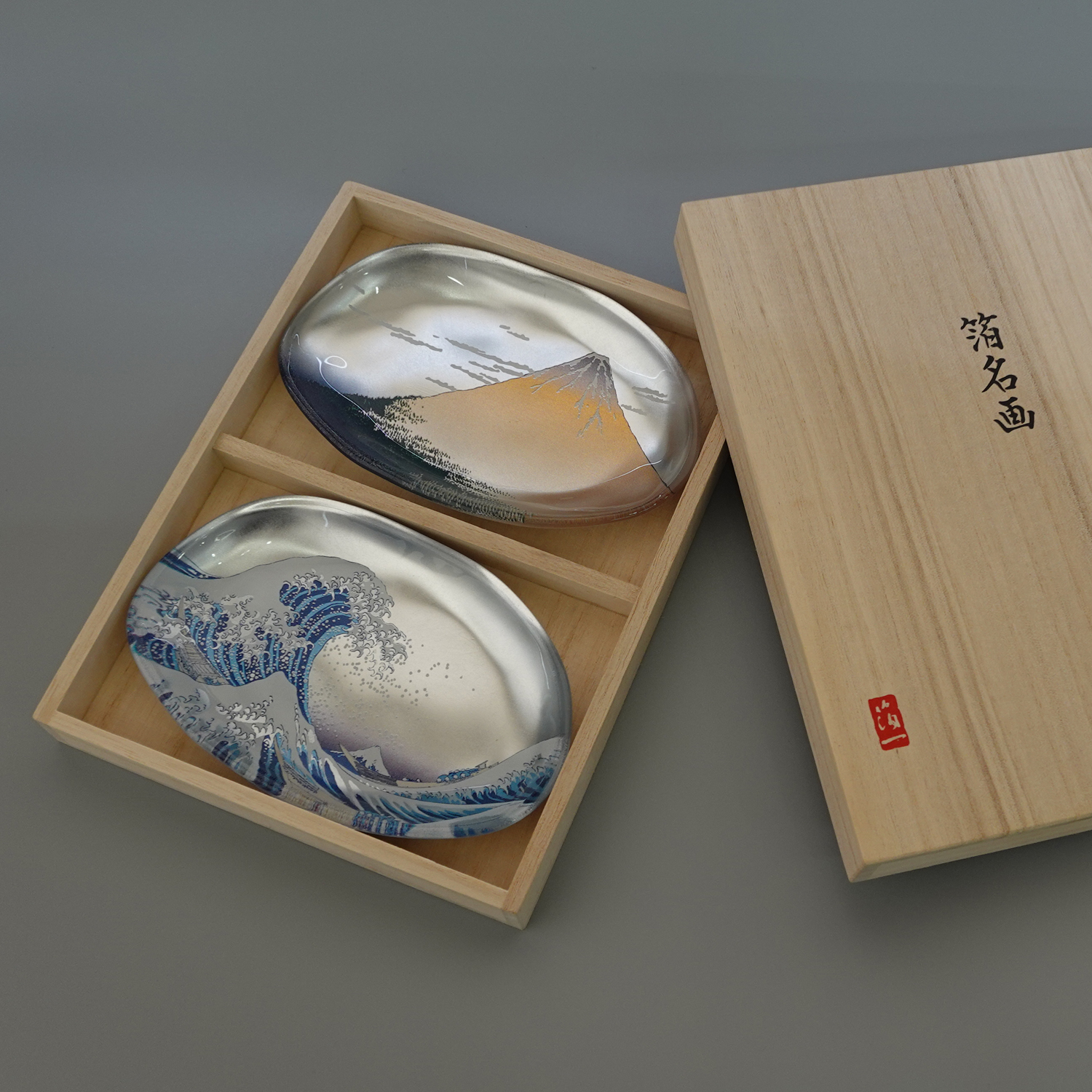 箔名画 ガラストレー 赤富士・波(銀) | HAKUICHI BUSINESS｜日本らしい