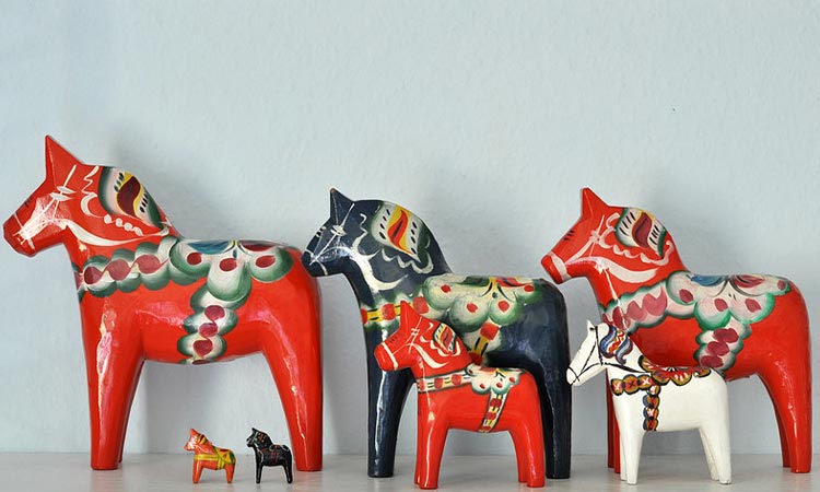 スウェーデン土産の定番、ダーラナホースで幸せを呼ぼう！