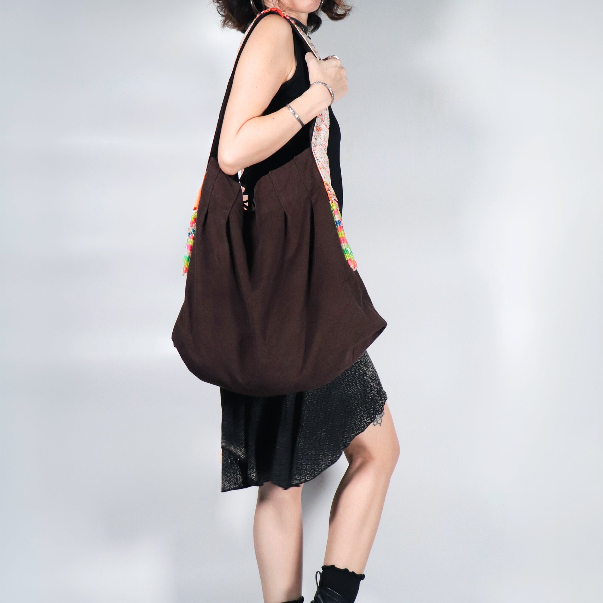 ヴィンテージ モン族 刺繍×ビーズフリンジショルダー／ビッグトート