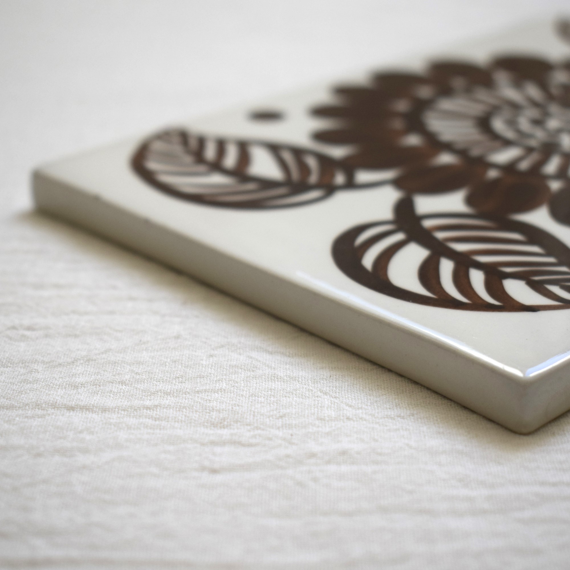 カッティングボード・ブラウン (大) / Kookki・クーッキ / ARABIA