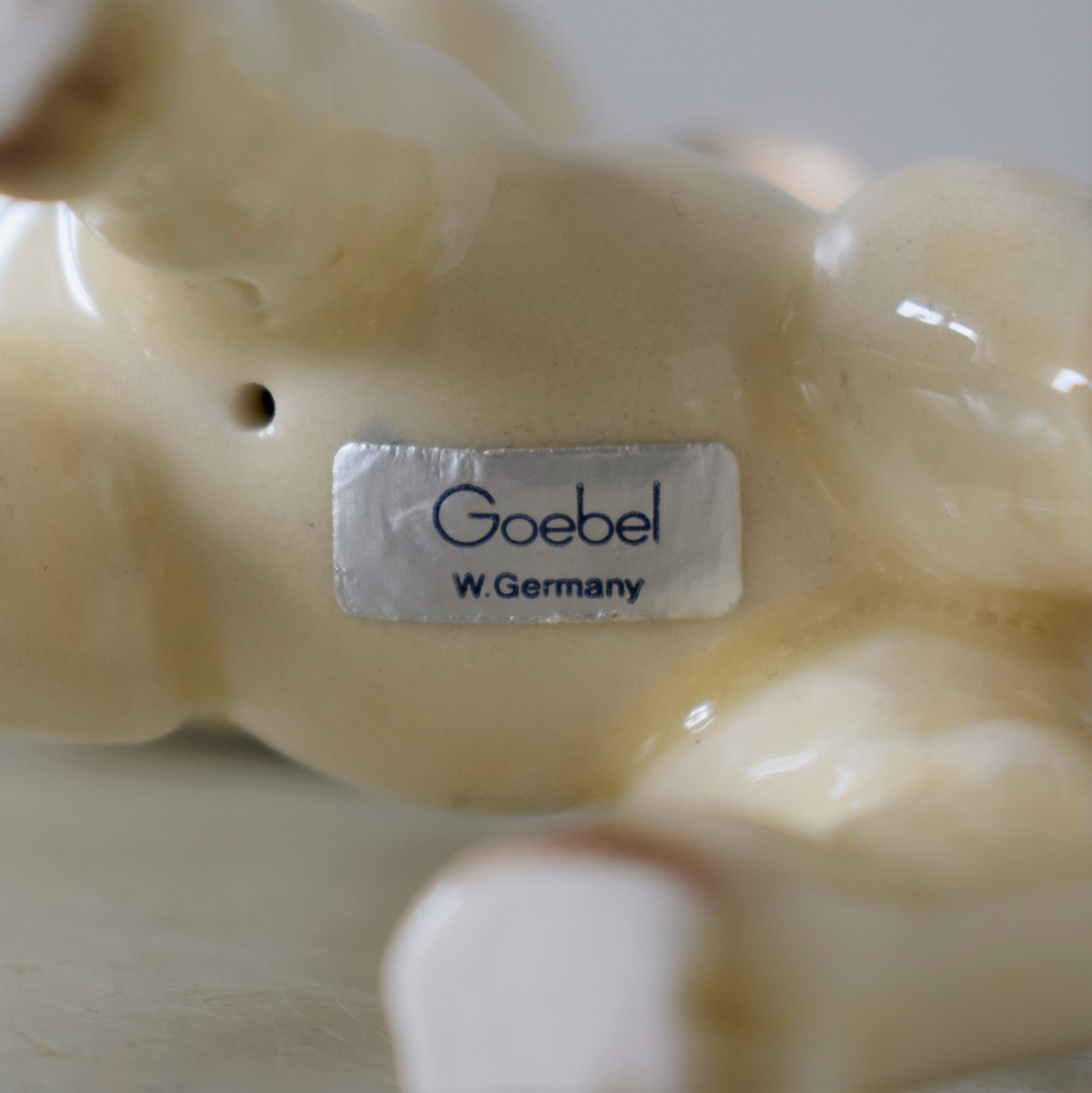 ▽Goebel ゲーベル 羊と少女