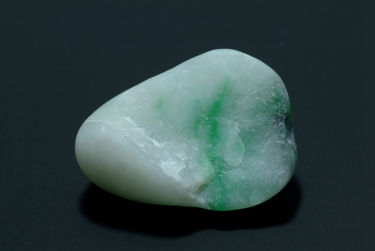 糸魚川のヒスイが新潟県の石になりました - フォッサマグナ