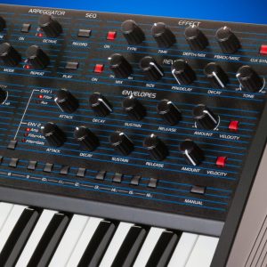 Oberheim / TEO-5 =Compact and Powerful 5-voice Poly Synth