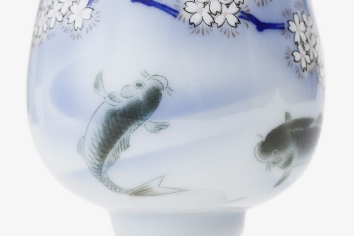 染錦桜鯉 花型ワインカップ | 有田焼 深川製磁｜公式オンラインストア