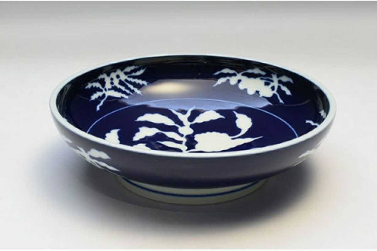 草花折枝白抜紋 紅茶碗皿 | 有田焼 深川製磁｜公式オンラインストア