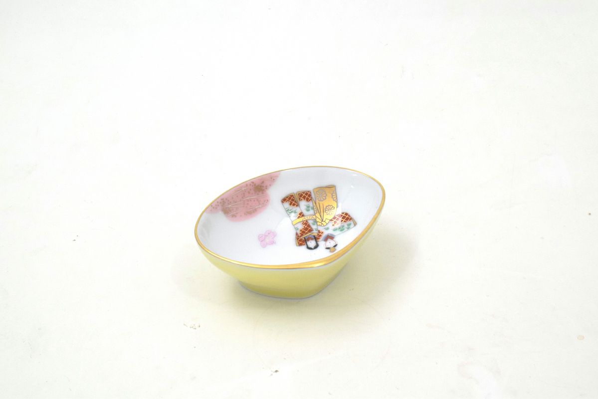 内裏雛（黄） 貝型小皿 | 有田焼 深川製磁｜公式オンラインストア