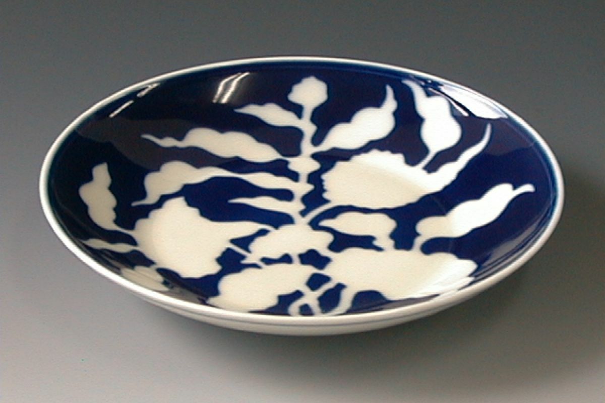 草花折枝白抜紋 | 有田焼 深川製磁｜公式オンラインストア