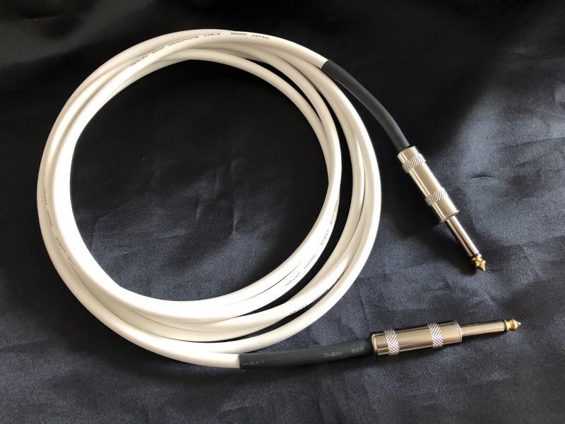 MOGAMI 2534 White ギター・ベース用ケーブル - HR/HMギター専門店