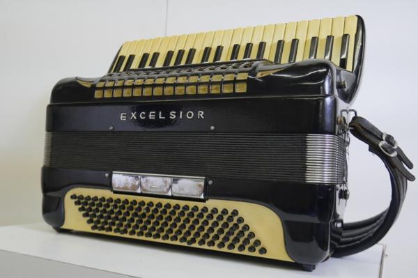 YAMAHA ヤマハ 電子キーボード シンセサイザー 61鍵盤 PSR-340 - 楽器