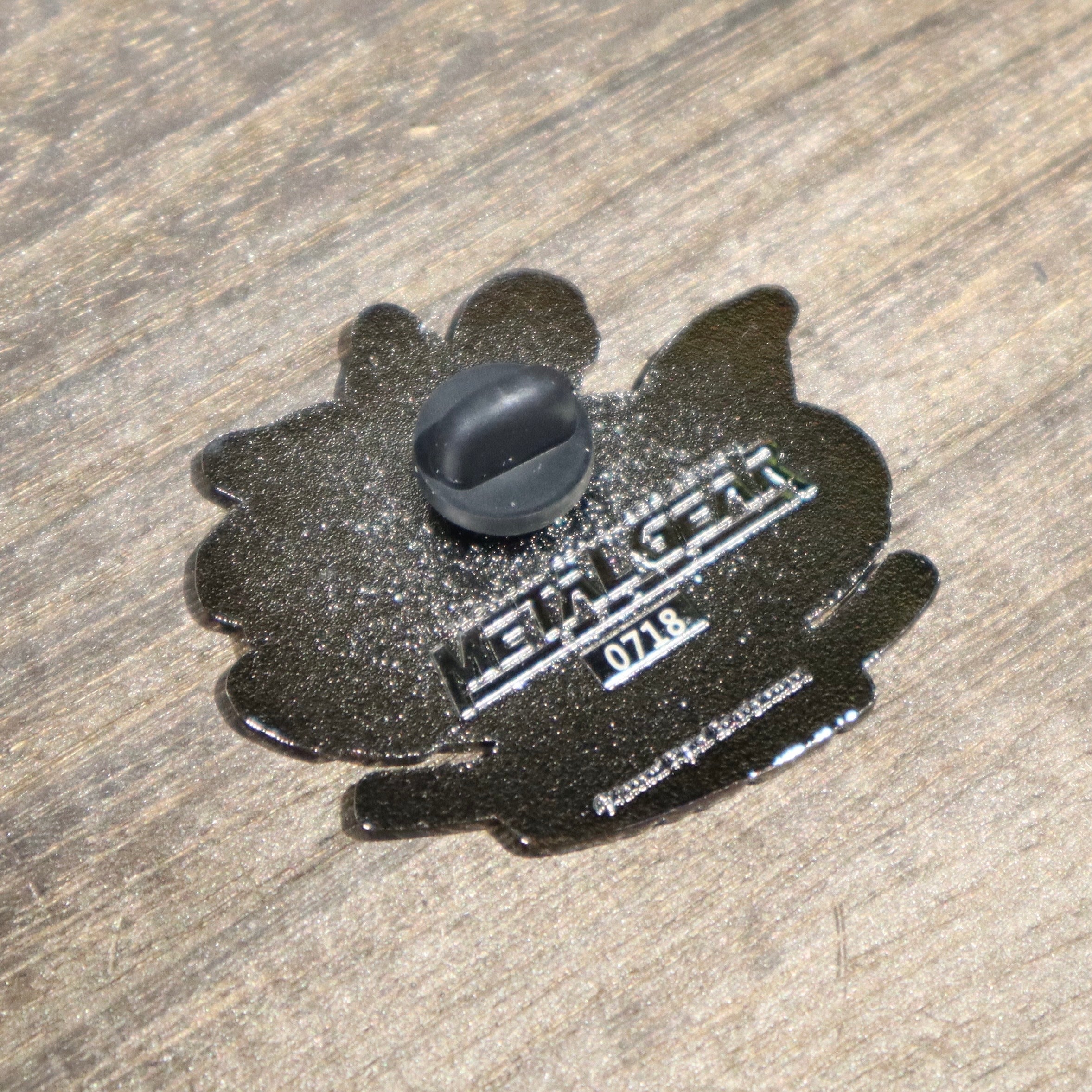 METAL GEAR SOLID フォックスハウンドピンバッジ（シリアルナンバー