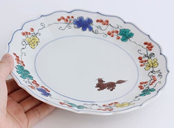 泰山窯 六.五寸皿（ぶどうにリス）｜九谷焼のうつわ｜和食器通販 じろや