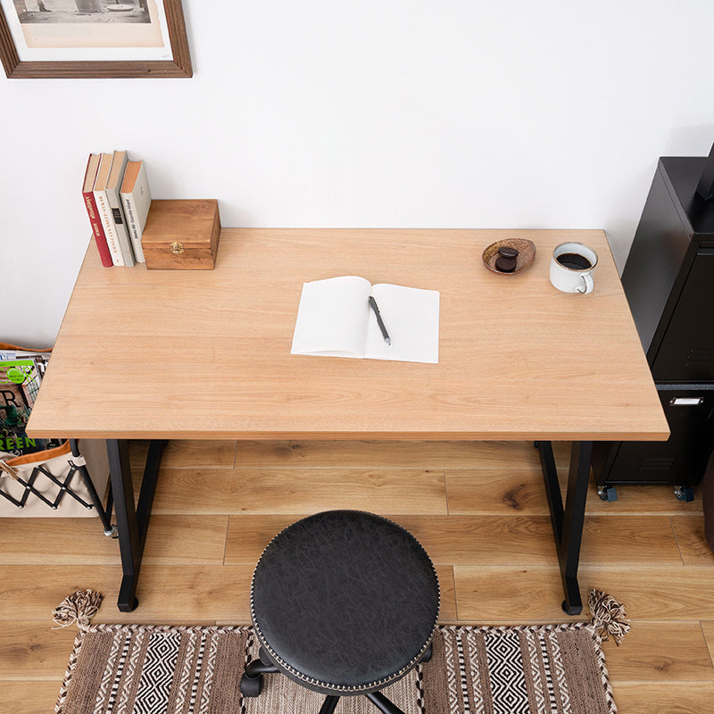 オフィスデスク 存在感のある尖ったデザインが特徴のZ型脚 – Good Decors