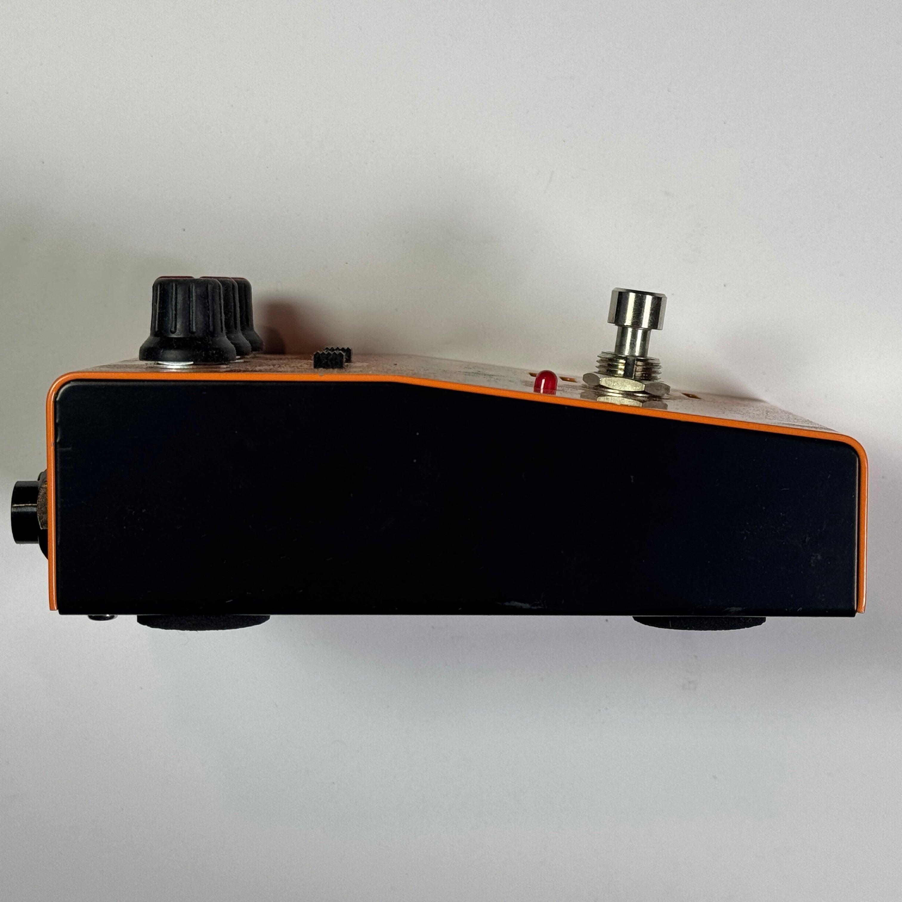 GUYATONE VT-X Flip Tremolo pedal (B-STOCK) – Godlyke Distributing