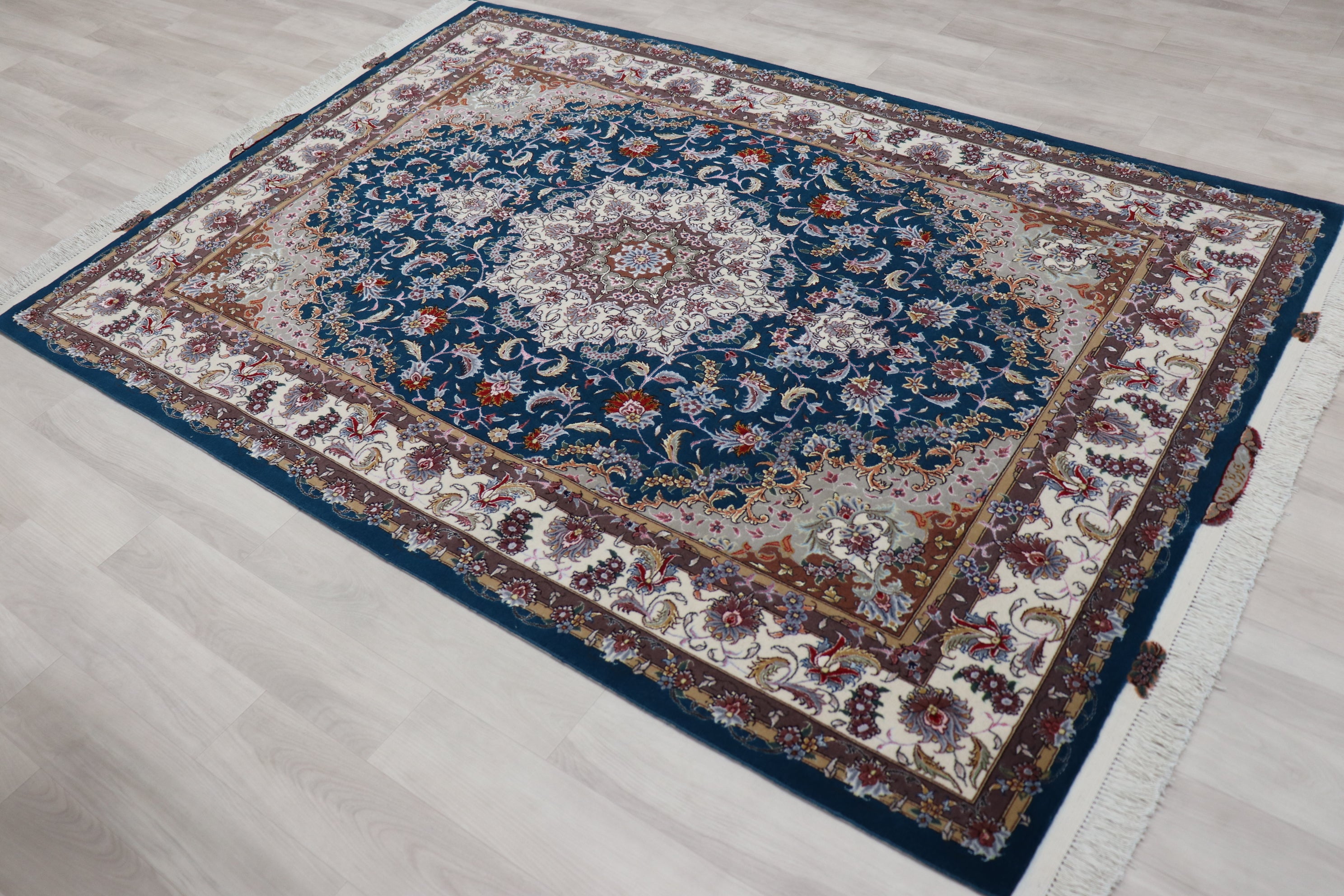 カディザデ工房】タブリーズ産 ペルシャ絨毯 シルク＆ウール 150×215cm 青