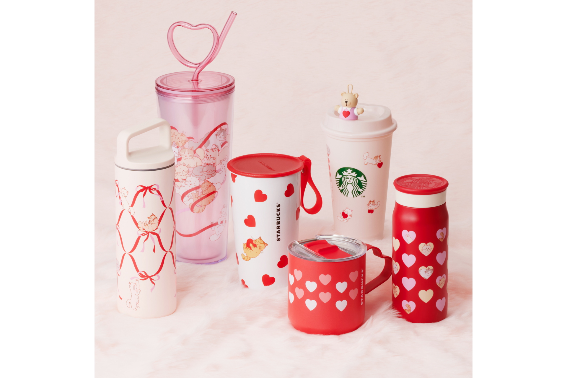 スタバ、バレンタイン2025“ハート/猫”デザインのボトルやマグ登場