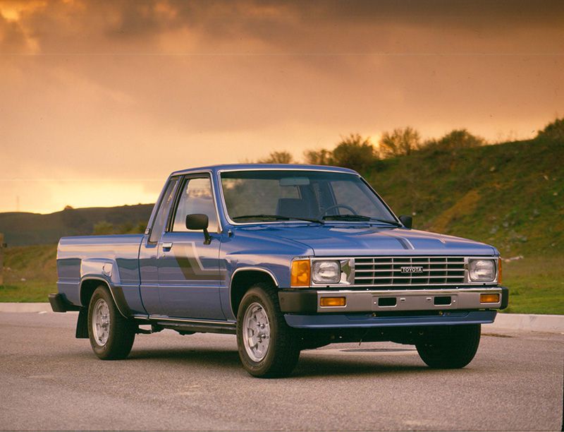 歴代ハイラックス | HISTORY | ハイラックス 50周年特設サイト