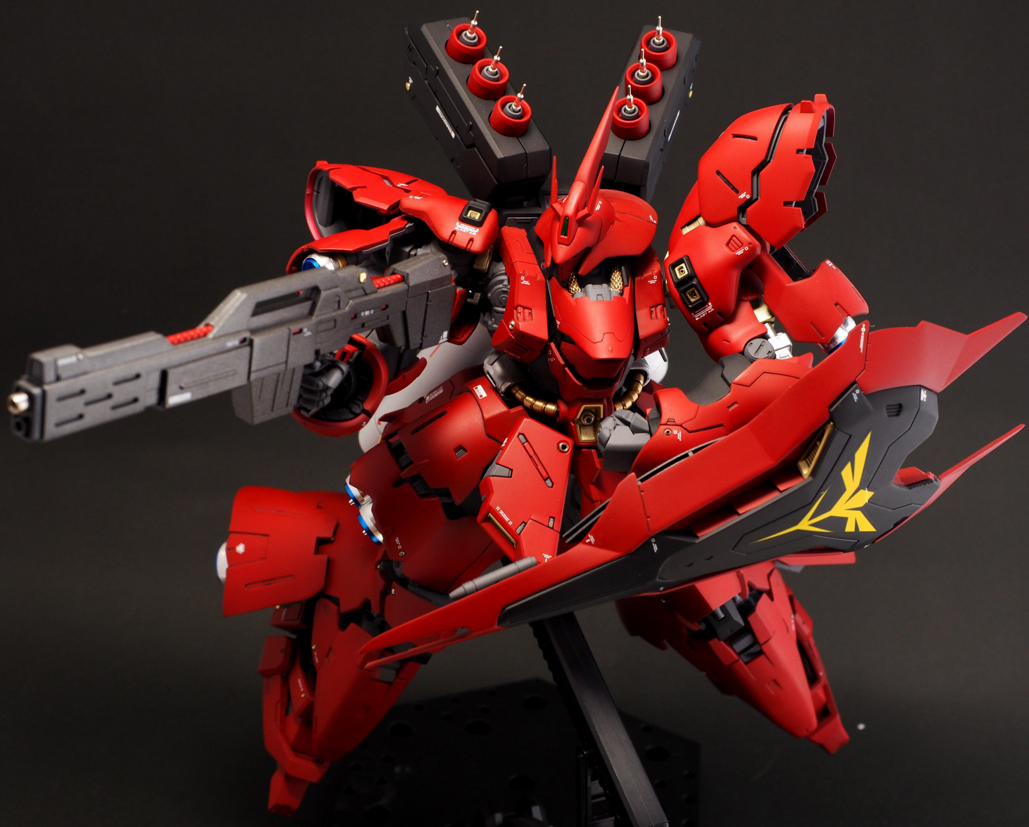 MSN-04 サザビー【1/144 Real Grade】｜SHIOGIさんのガンプラ作品