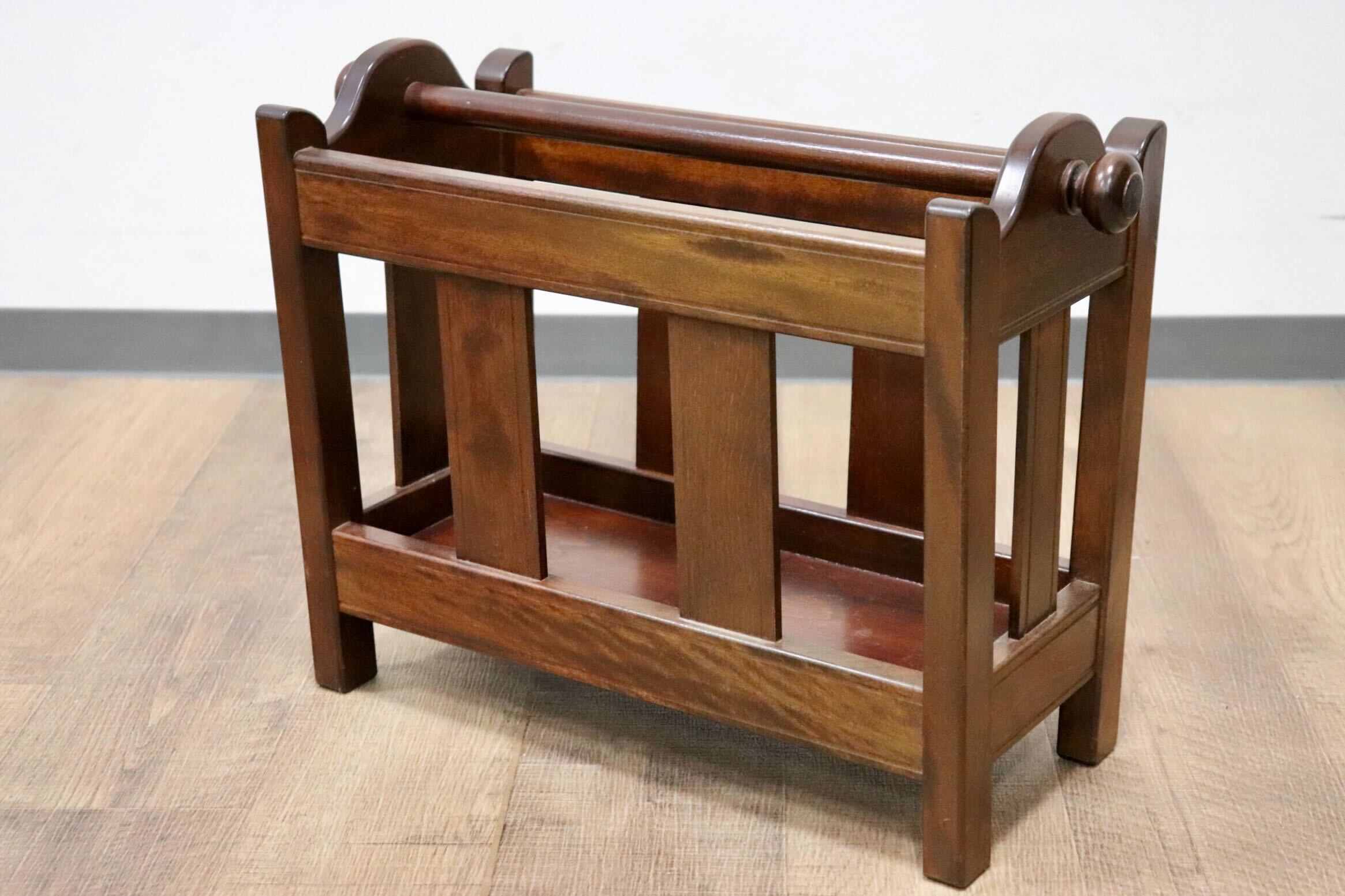 GMGH297○松本民芸家具 C型 マガジンラック 雑誌立て ミズメザクラ