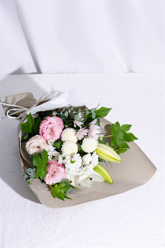 お供えやお墓参り等に】お供え花束 ピンク S | 花のギフト通販なら花