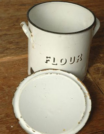 アンティーク ホーローフラワー缶（ホワイト） アンティーク☆白