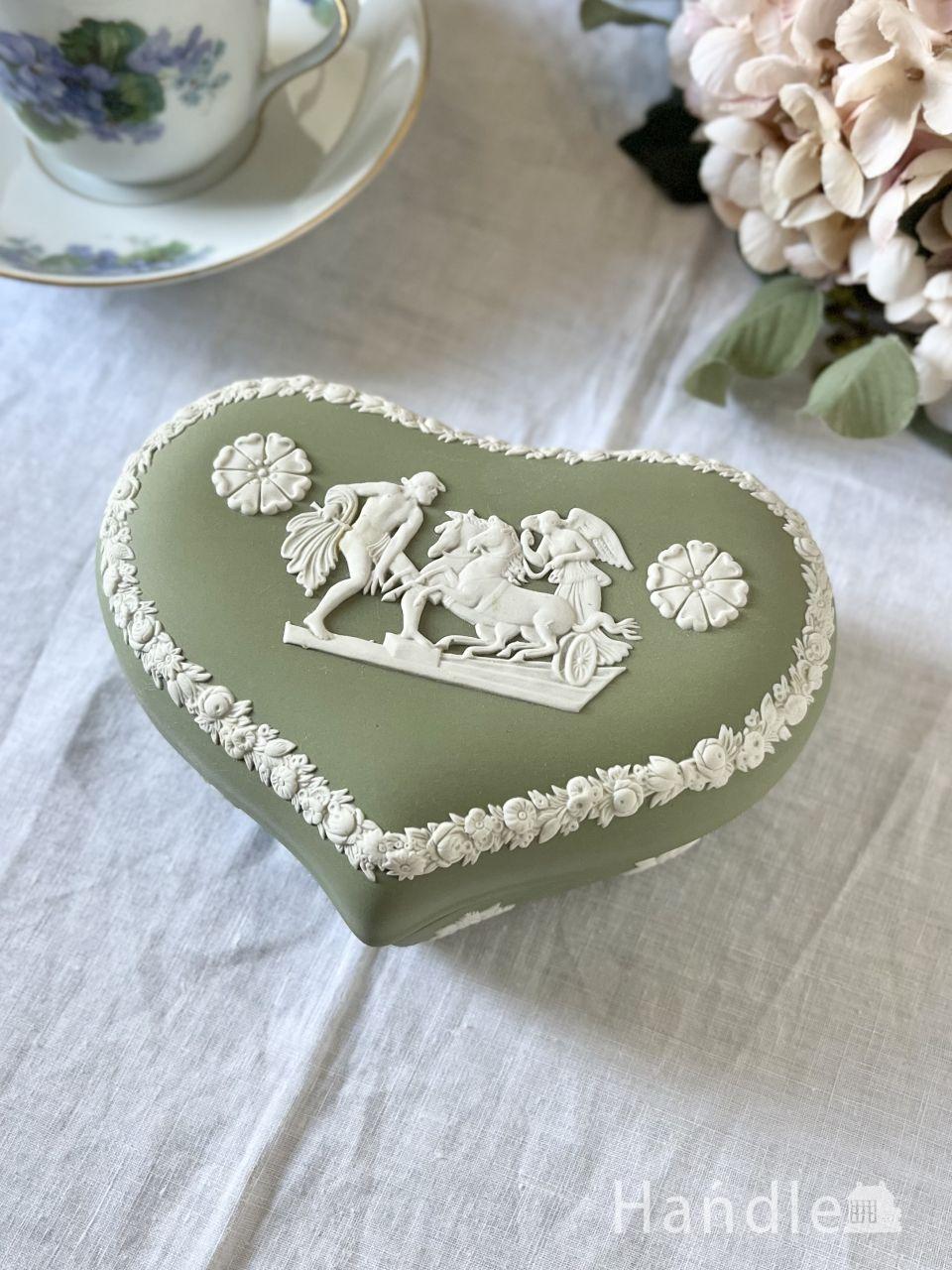 エンジェルの模様が可愛いアンティーク箱、レクタングル型のジュエリー