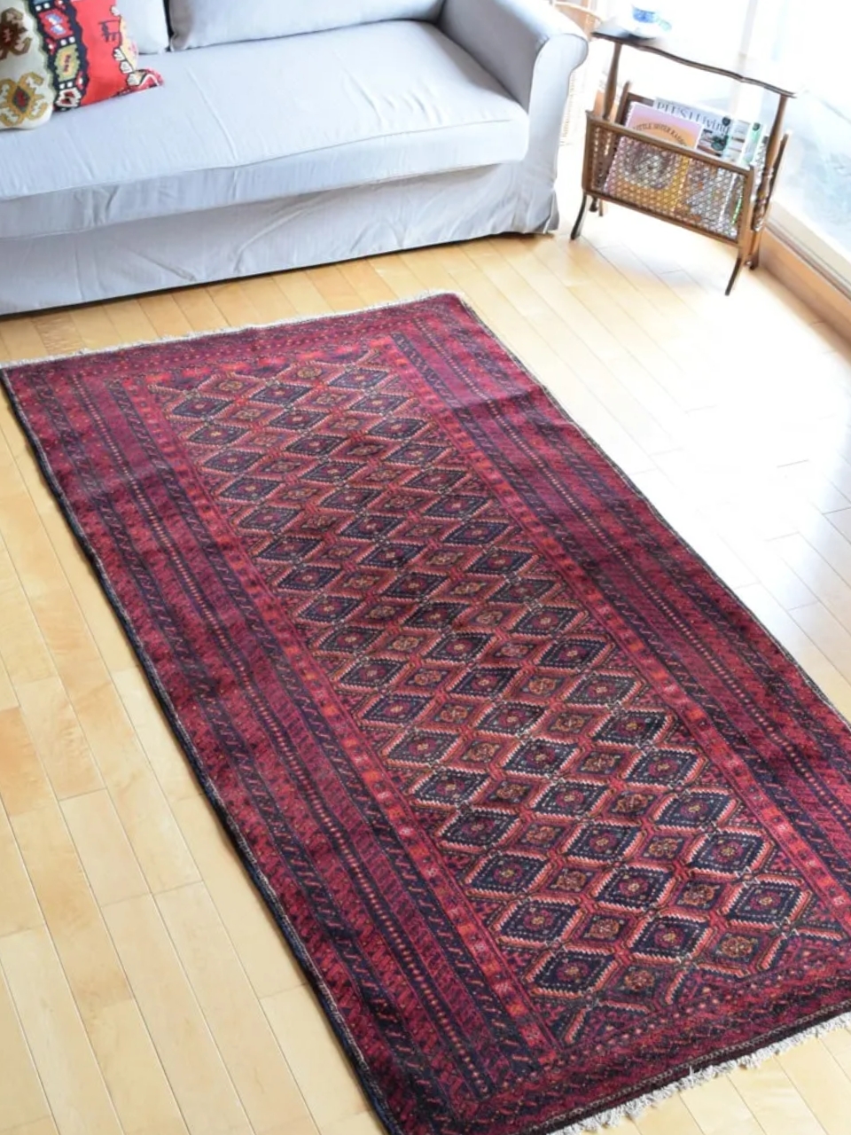 トルコカイセリのおしゃれな絨毯、一点もののビンテージトライバルラグ