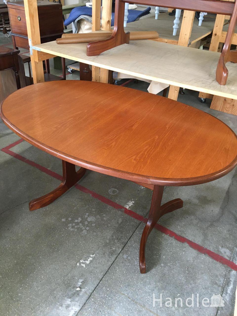 イギリスのアンティーク家具、4人掛けのダイニングテーブル（パイン材