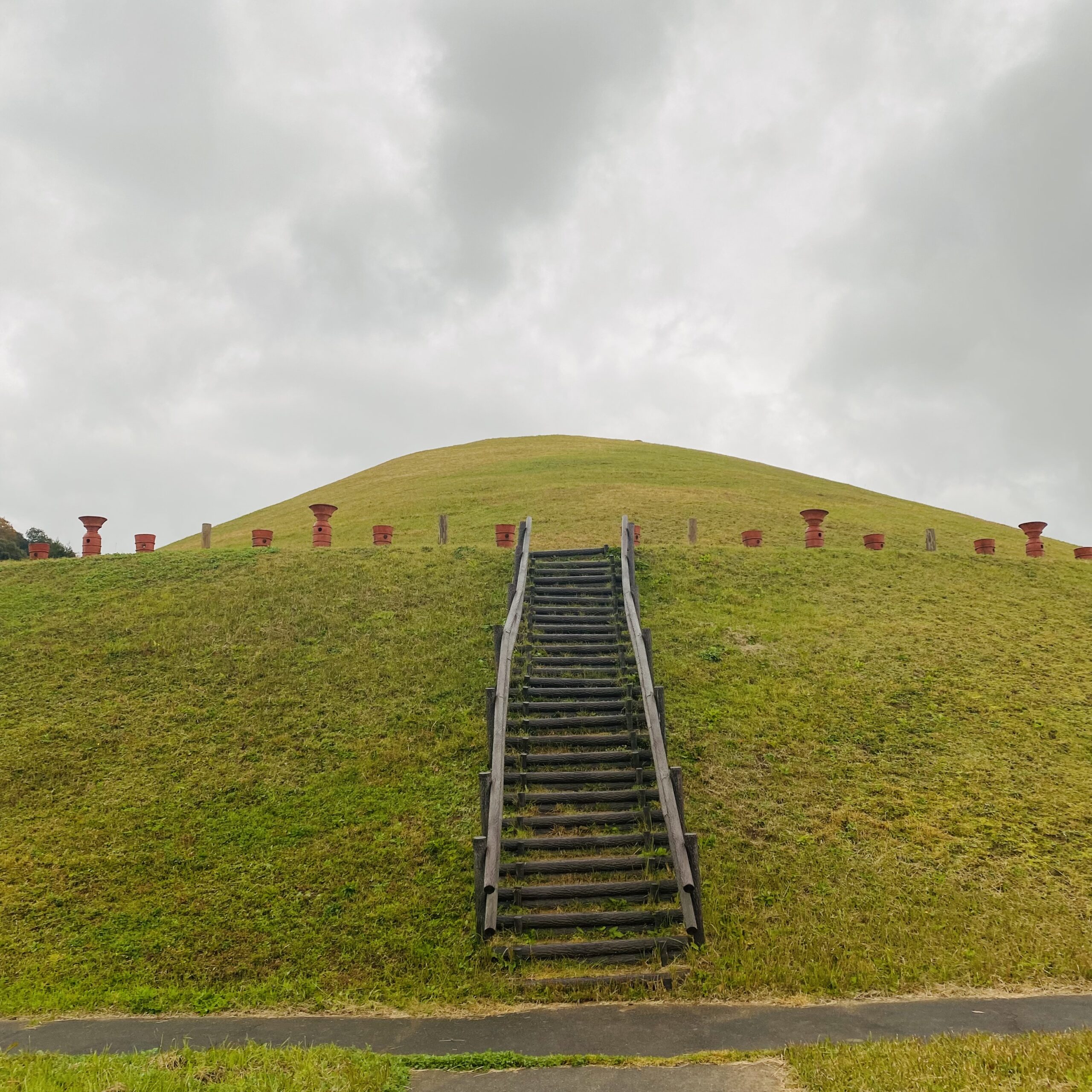 近畿最大級の円墳‼️茶すり山古墳 | 古墳フェス はにコット