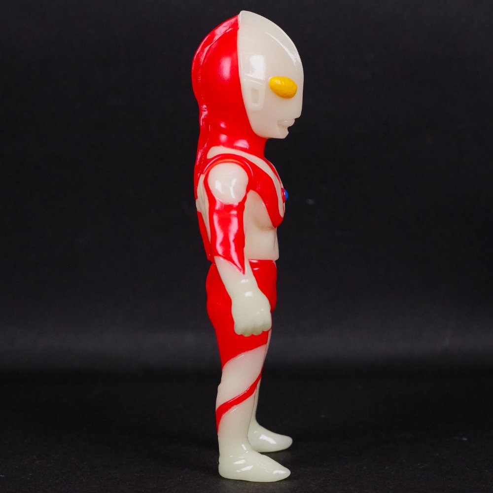 3月30日(土)より販売開始】【MAXTOY】ウルトラマン(蓄光