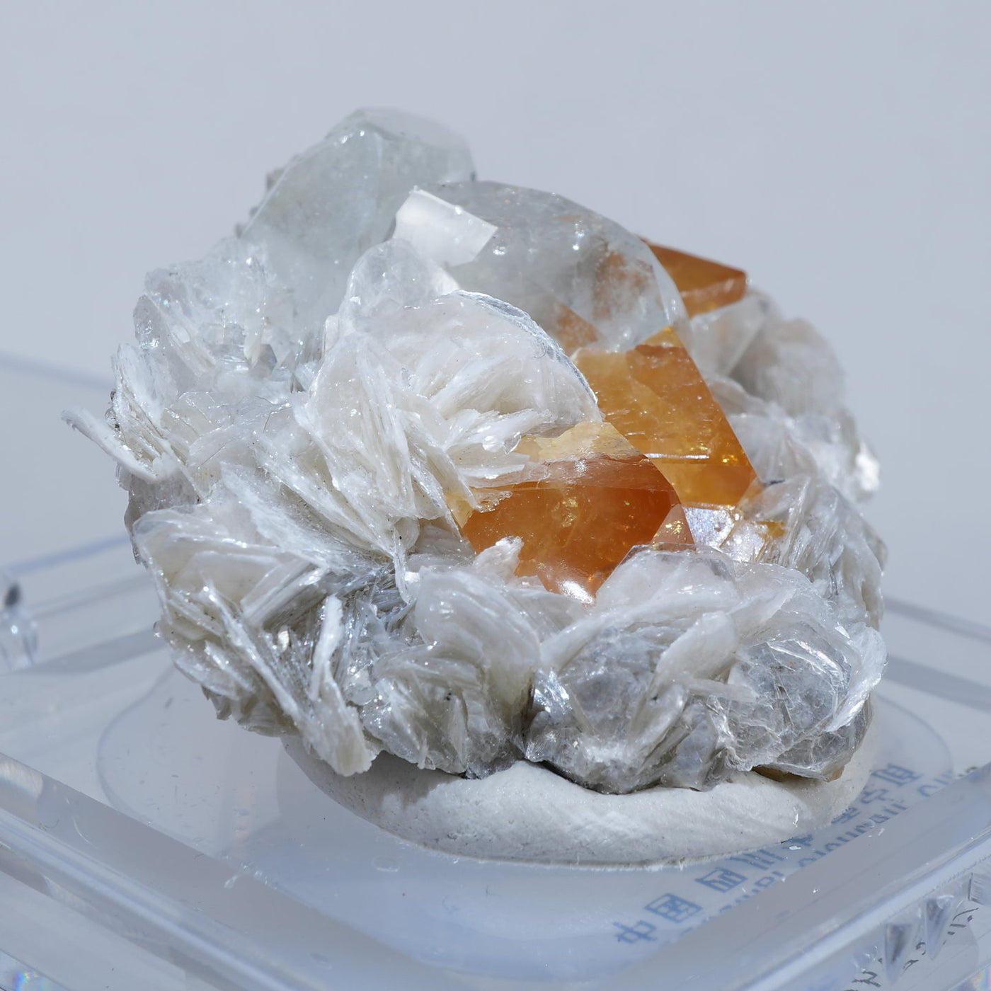 中国 四川省産 灰重石・アクアマリン・雲母 – 天然石ハッピーギフト