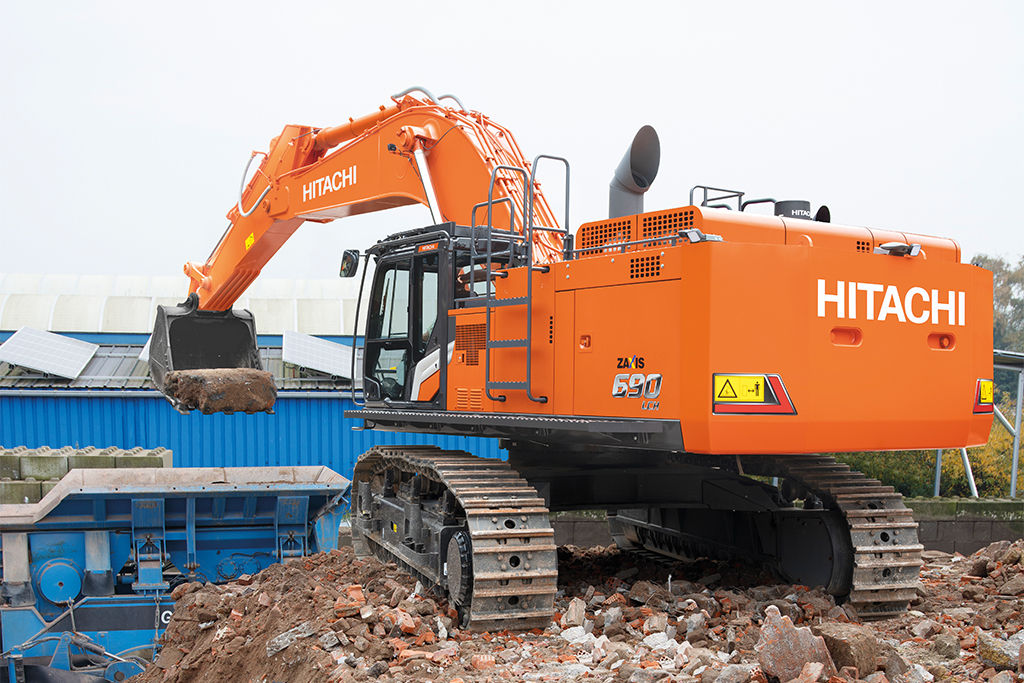 ZX690LCH-7 / ZX690LCR-7 Large Excavators - HitachiCM Europe