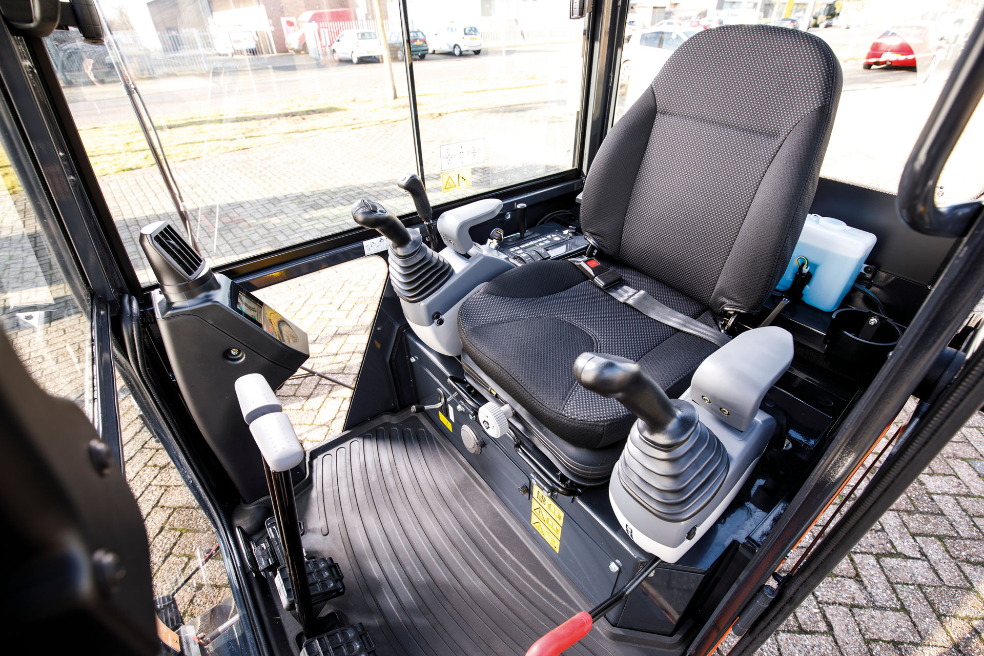 ZX19-6 Mini Excavators - HitachiCM Europe