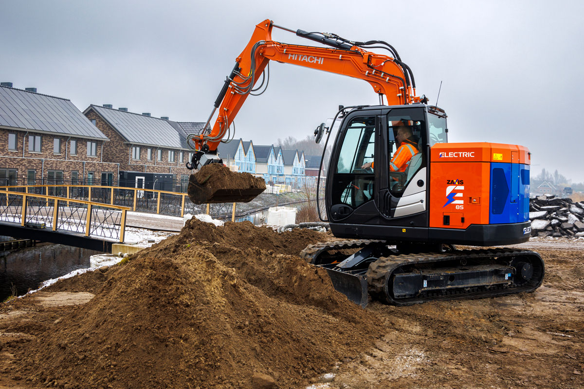 ZX85-6EB Medium Excavators - HitachiCM Europe