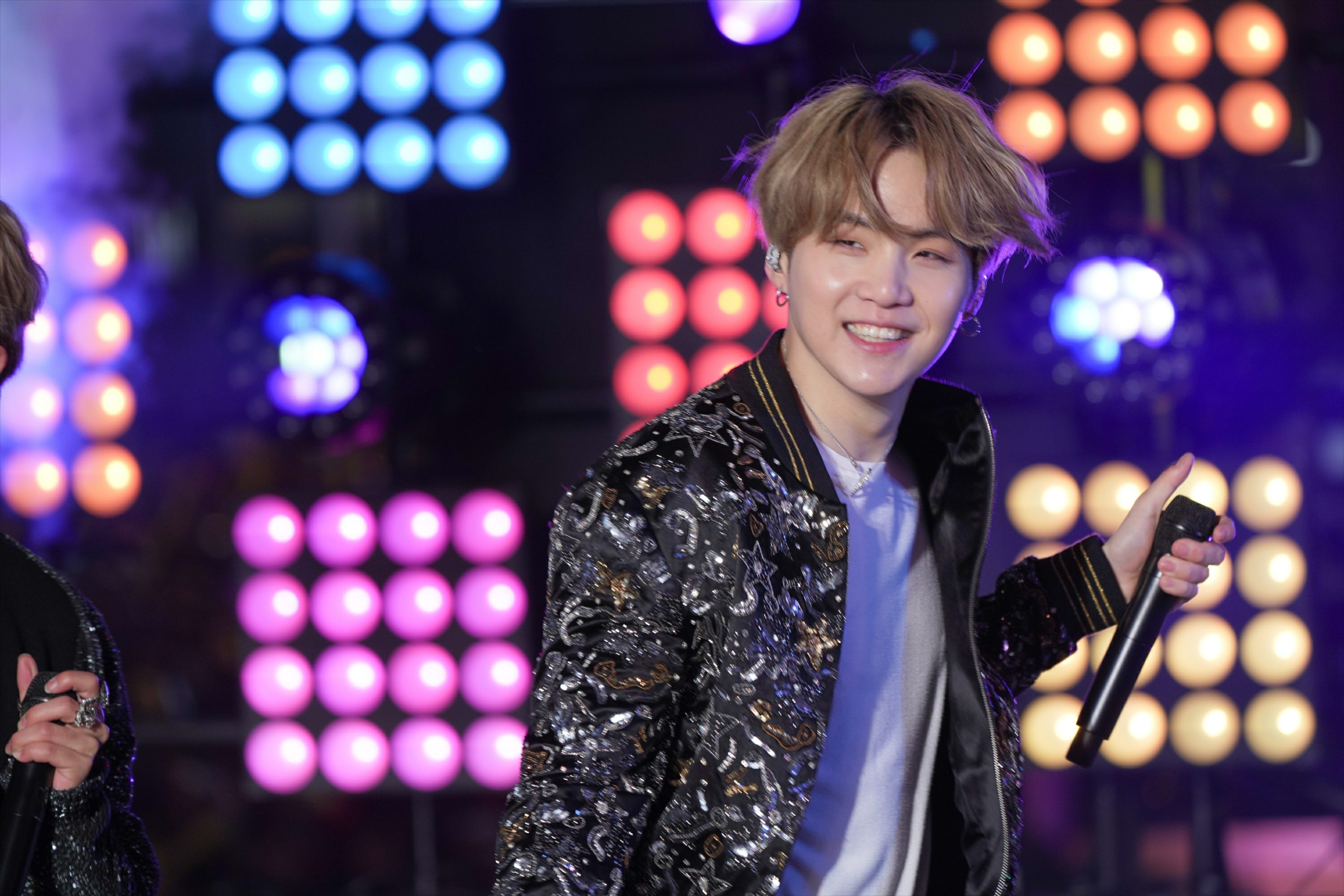 BTSの愛されお爺ちゃん？ SUGA（ユンギ）の魅力をアルバムで再確認