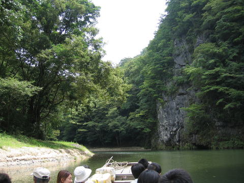 good joruny 猊鼻渓（げいびけい）