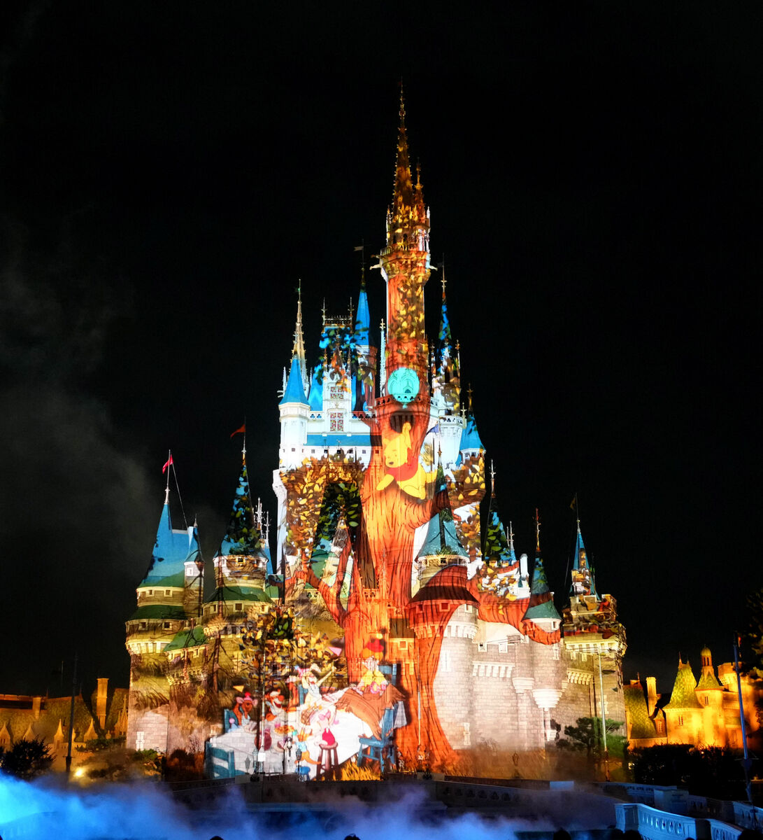 ディズニースカイ”がシンデレラ城で実現した…ティンカーベル、ダンボ